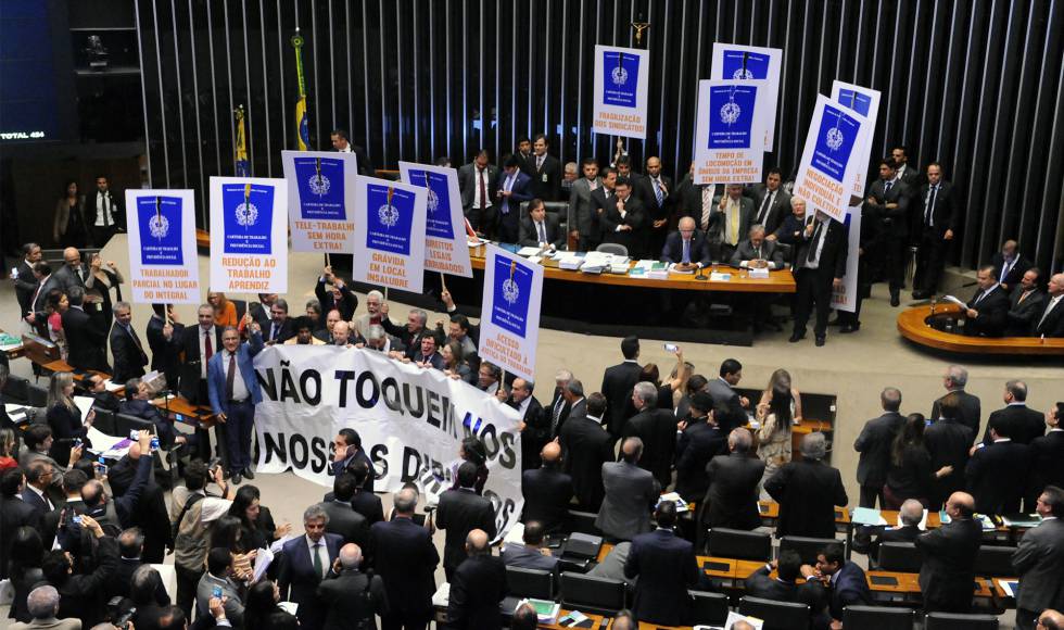 17 ministros do TST assinam documento contra reforma trabalhista