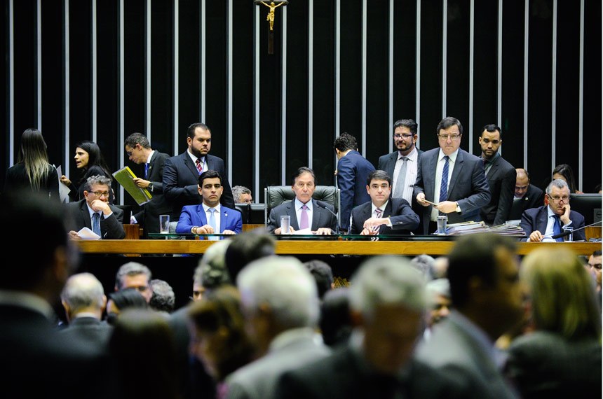 Congresso derruba veto à reforma do ISS e reforça arrecadação de municípios