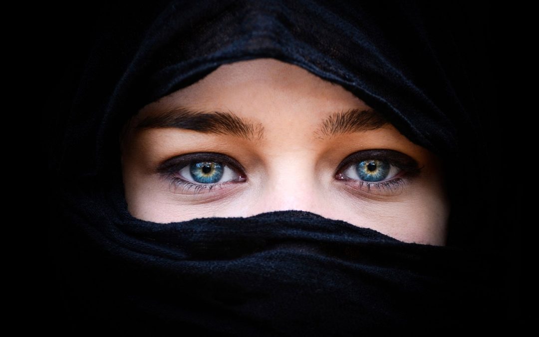 Juíza do Distrito Federal permite que muçulmana use véu em foto da CNH