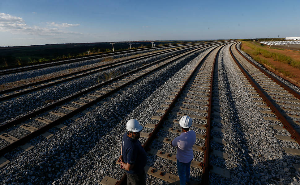 Ferroviário que trocava de turno a cada quatro meses tem direito a jornada de seis horas