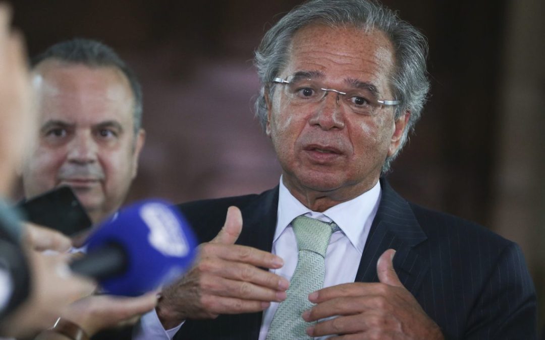 Principais direitos trabalhistas não serão retirados, diz Guedes