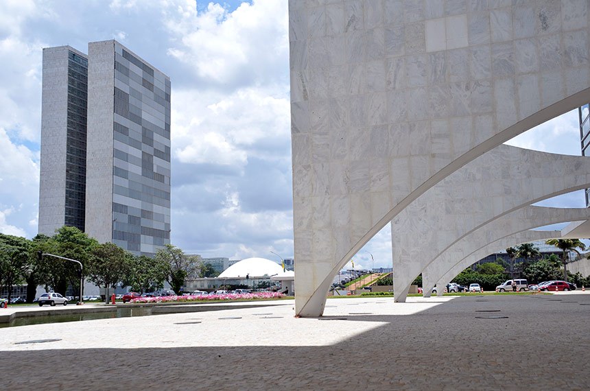 Senadores querem derrubada de veto à expansão do auxílio emergencial