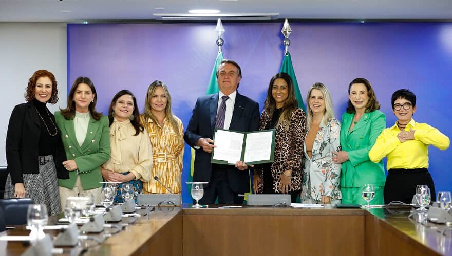 Sancionada lei Henry Borel, que aumenta pena de crime contra crianças