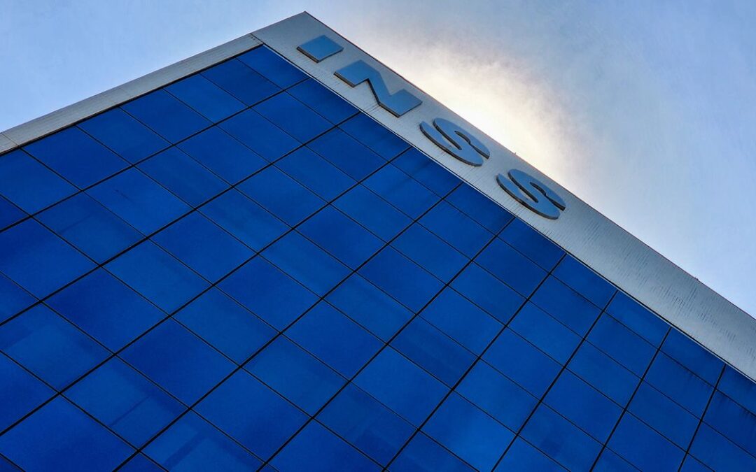 Período de aposentadoria concedido em liminar revogada não pode ser contado como tempo de contribuição