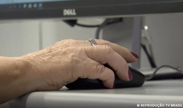 Engenheira receberá indenização após ser dispensada com critério baseado em idade