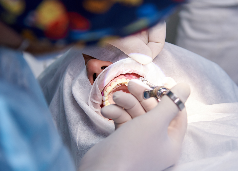 Paciente que obteve restituição por erro em cirurgia odontológica não pode exigir custeio de nova operação