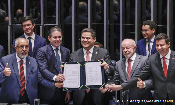 Congresso promulga emenda do fim da 6×1; escala 5×2 começa em 60 dias